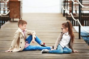 Kinderen in denim kleding